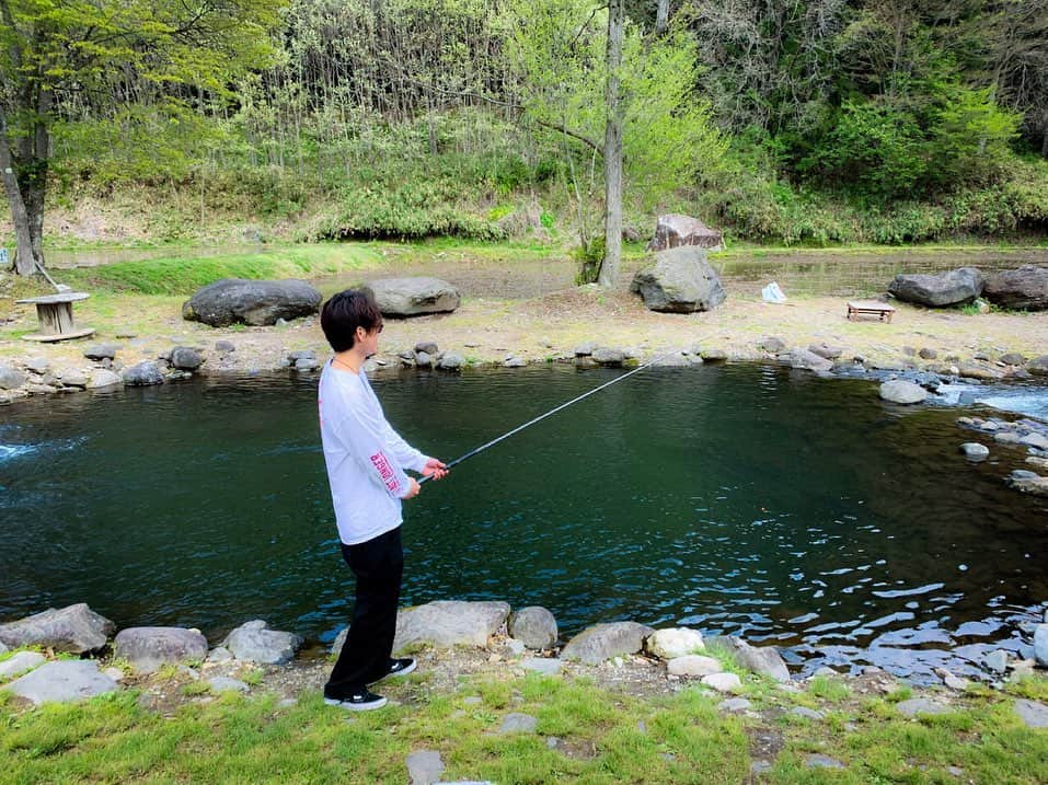 西川俊介さんのインスタグラム写真 - (西川俊介Instagram)「. 自分で釣って自分で捌いて食べるの美味しいね🐟」5月4日 12時34分 - shunsukenishikawa_official