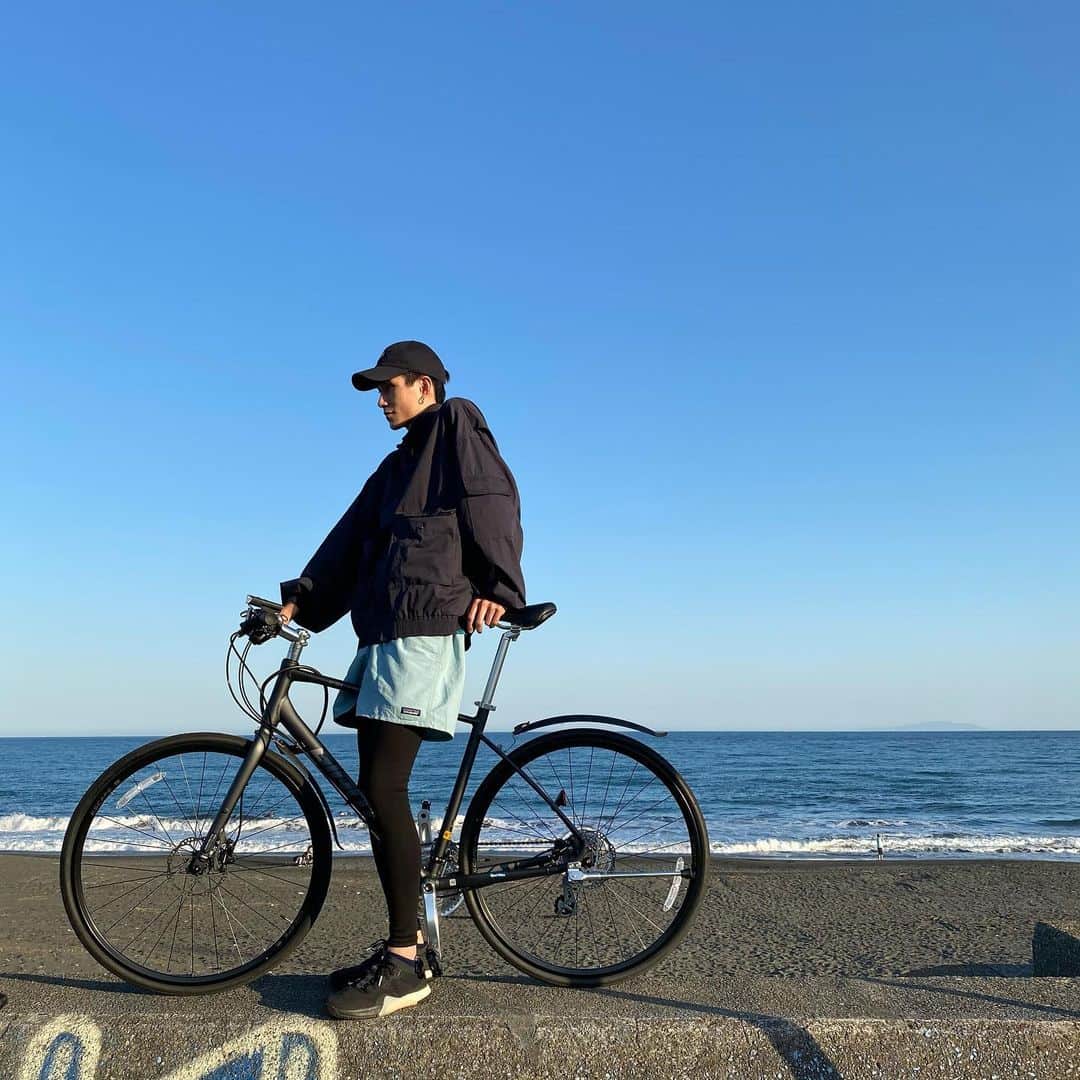 野村大貴さんのインスタグラム写真 - (野村大貴Instagram)「全身バキバキです。  every muscle in my body hurts really bad.  #seaview #cycling #早起きは何文か得」5月4日 6時22分 - nm_noppo