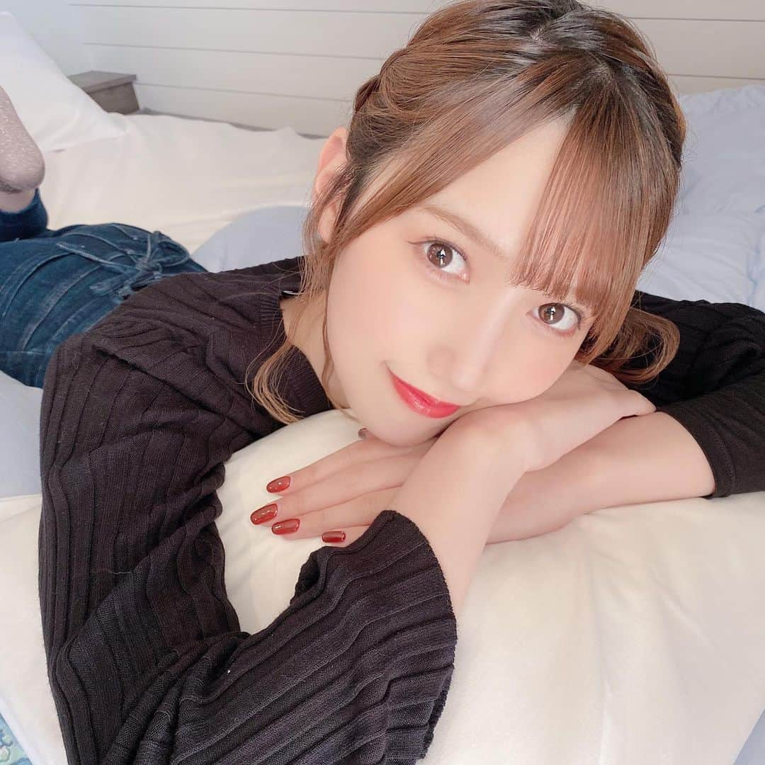 田中菜津美さんのインスタグラム写真 - (田中菜津美Instagram)「今日から熊本で ベストアメニティさんの マリーナフランピングヴィレッジ天草、 阿蘇のCMが流れてます✨ . しのちゃんとぴーちゃんと女子旅をテーマに 撮影させて頂きました💕 . イルカウォッチングしたりBBQしたりキャンピングカーでパーティーしたり本当に楽しかった😊 . 熊本の方は是非テレビをつけて チェックしてみてください🔥 . #ベストアメニティ #キャンピングカー #キャンプ #キャンピング  #フランピングビレッジ阿蘇 #フランピングビレッジ天草 #グランピング #熊本 #アウトドア #釣り #bbq」5月4日 22時32分 - natsumitanaka_0810