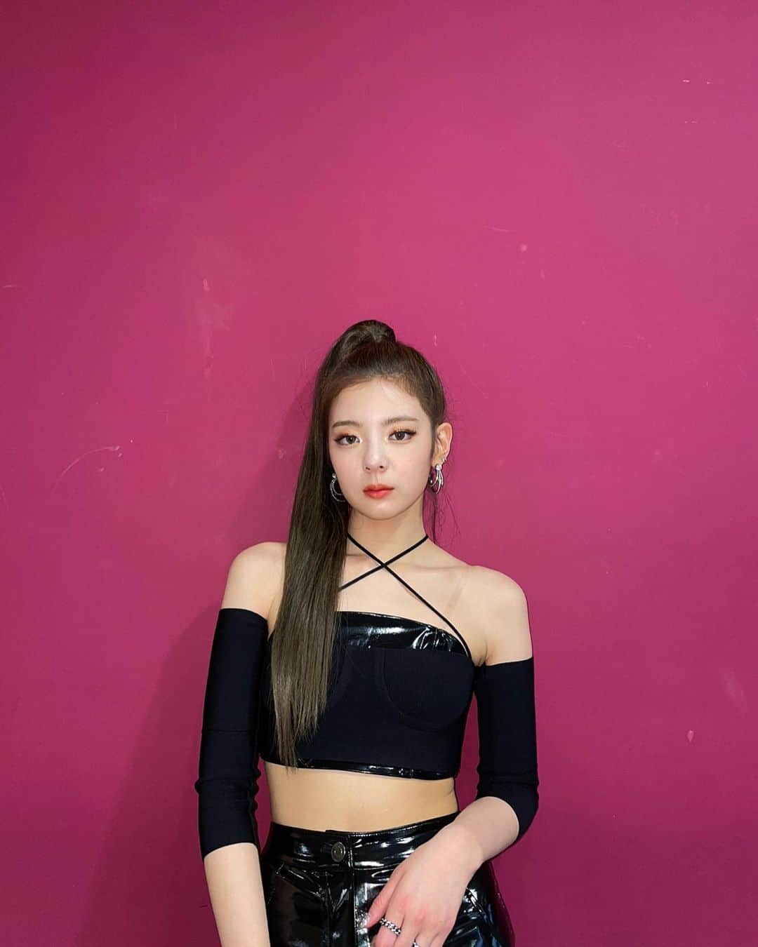 ITZYさんのインスタグラム写真 - (ITZYInstagram)「마퍄 인더 모닝 1주차 🖤」5月4日 22時29分 - itzy.all.in.us