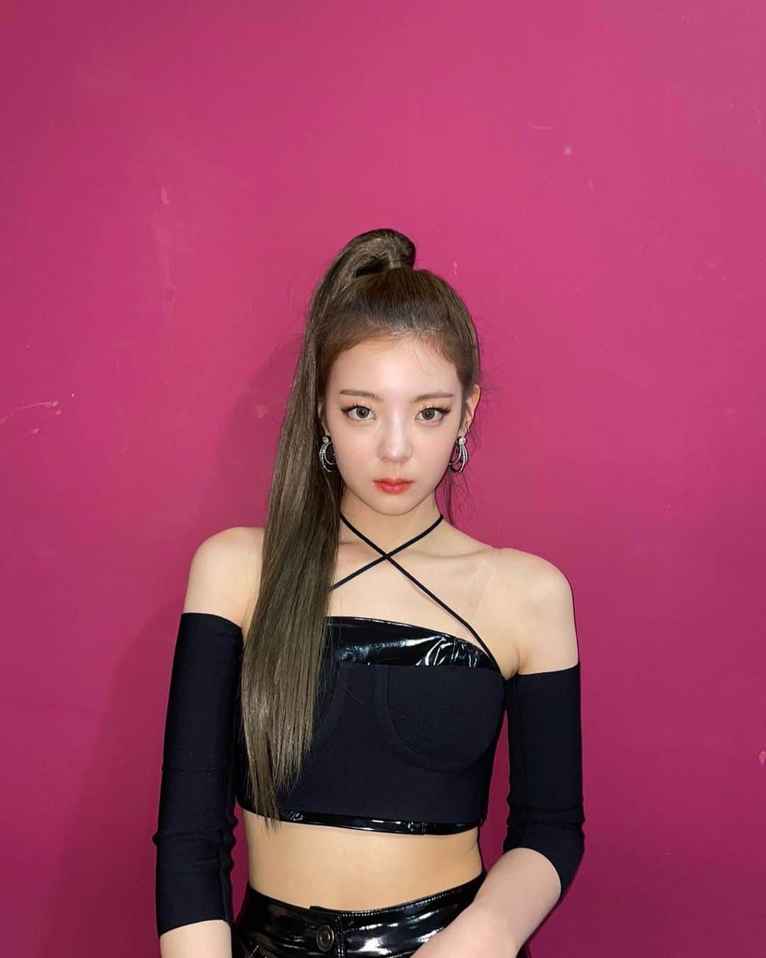 ITZYさんのインスタグラム写真 - (ITZYInstagram)「마퍄 인더 모닝 1주차 🖤」5月4日 22時29分 - itzy.all.in.us