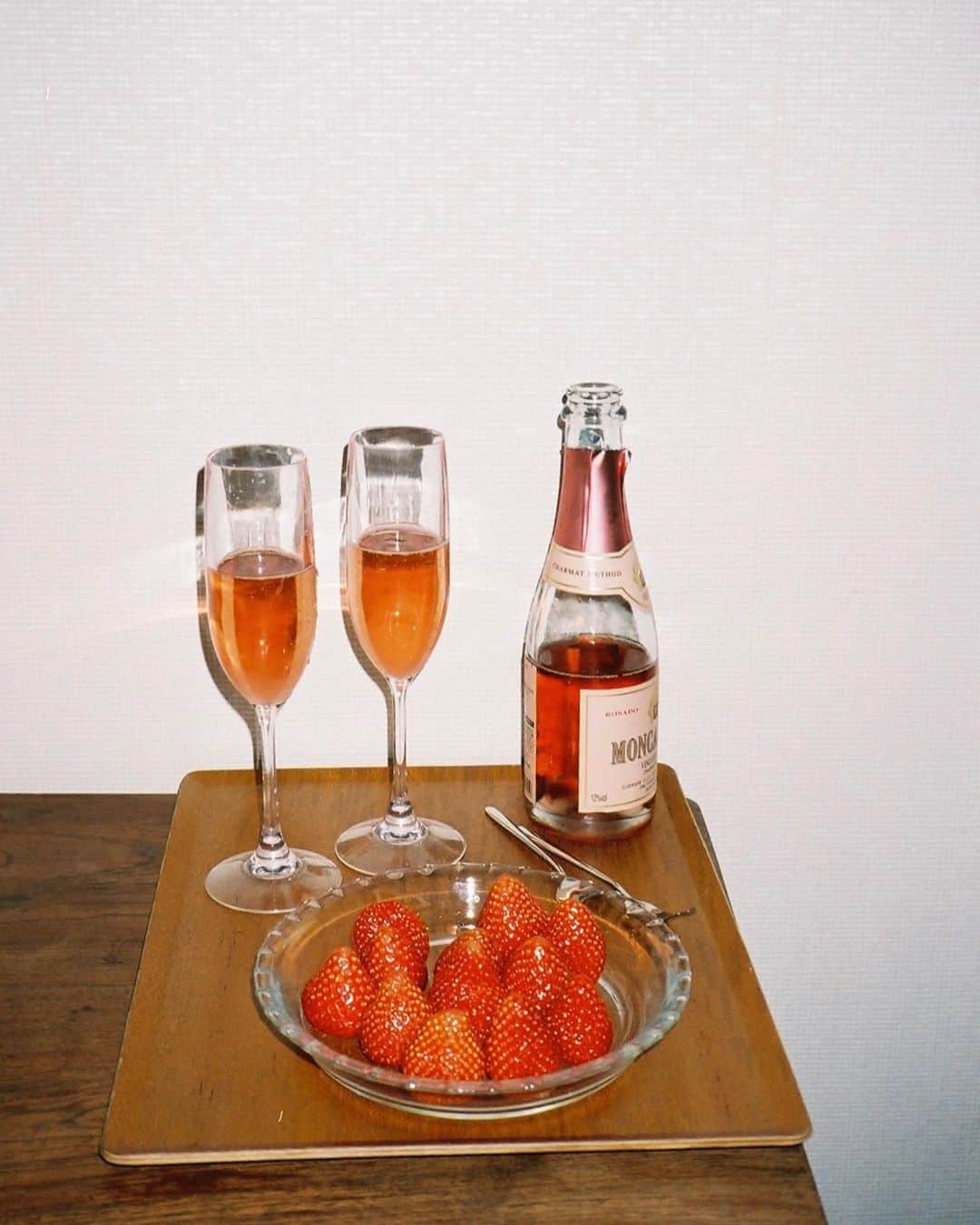 栗山遥さんのインスタグラム写真 - (栗山遥Instagram)「Strawberry night🥂」5月4日 21時11分 - harukakuriyama