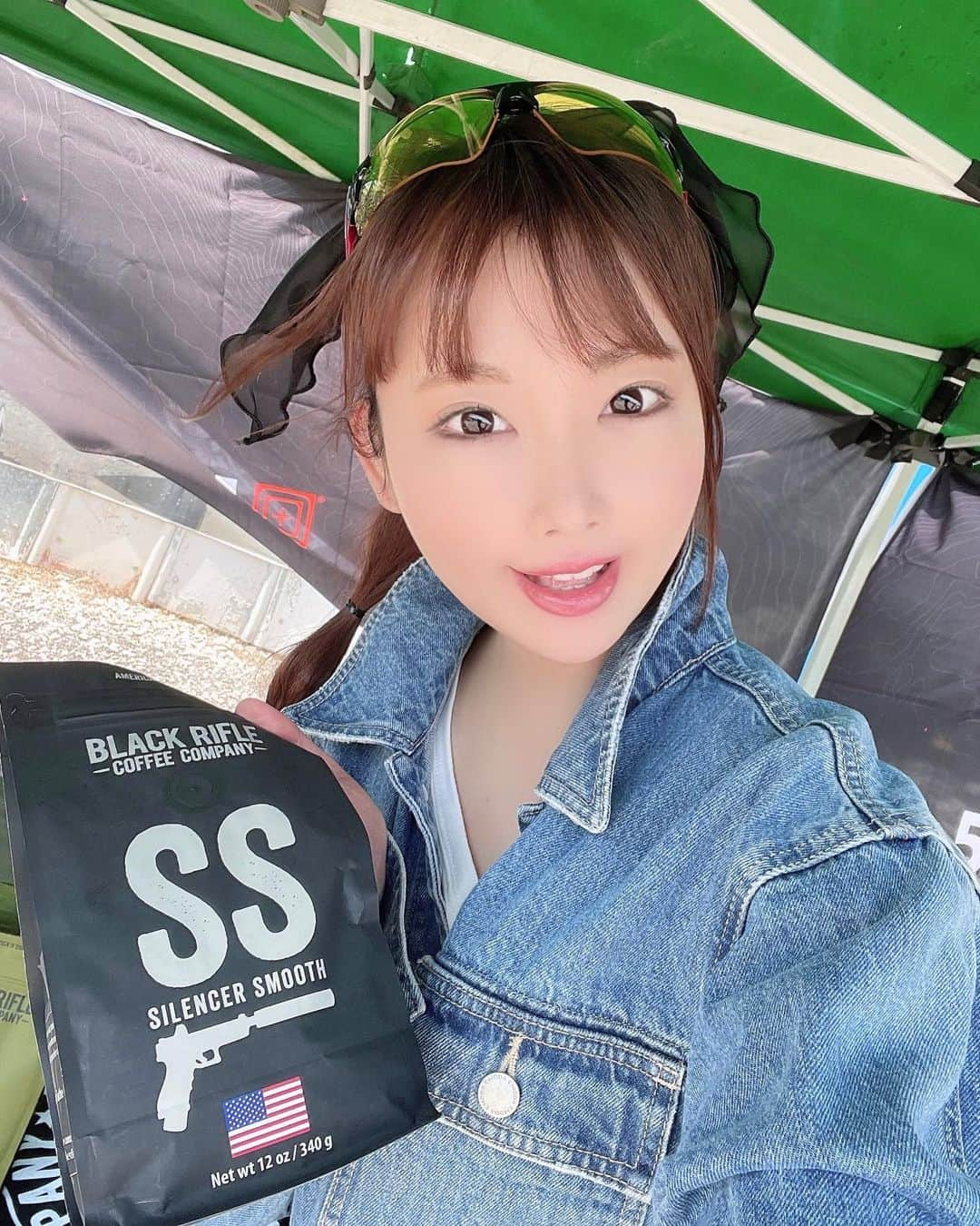 坂地久美さんのインスタグラム写真 - (坂地久美Instagram)「5.11Tactical さんのコーヒー ☕️💕  めっちゃ美味しかった😋  サバゲーの時はコーヒー飲みたくなる🔫  #511tactical #サバゲー #サバゲー女子#サバイバルゲーム #サバゲーファッション #サバゲーイベント #airsoftjapan #airsoftgun #airsofter #airsoftworld #airsoftnation #airsoftgirl #airsoftlady #tacticute #tacticutest #gungirl #militarygirl #combatgirl #gunandgirl #生存遊戲 #japanesegirl #kumisakachi #sakachikumi #坂地久美」5月4日 22時00分 - sakachikumi