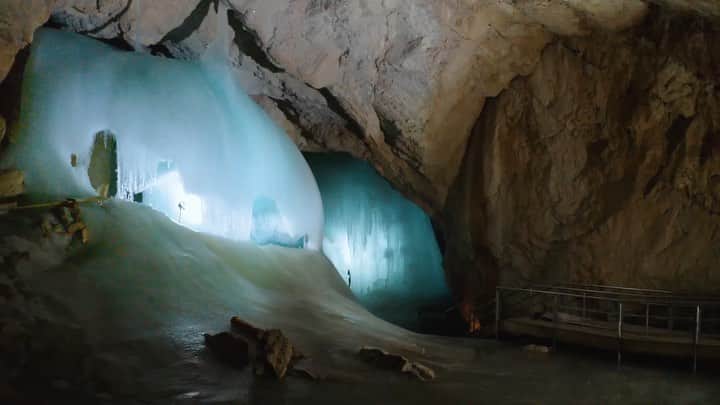 National Geographic Creativeのインスタグラム：「Video by Robbie Shone @shonephoto / Drone filmmaker @TobiasMargreiter and I have teamed up to document the “End of the Ice Caves” for Nat Geo magazine. These beautiful landscapes beneath our feet are rapidly being lost as the climate warms up. I was seriously impressed with Tobi’s drone skills navigating these huge ice formations underground in low light and without GPS in Eisriesenwelt cave near Salzburg, Austria. @natgeointhefield #EndoftheIceCaves #IceCaves」