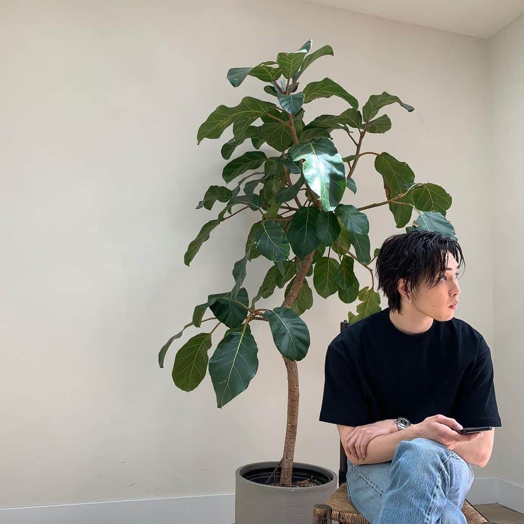 堀夏喜のインスタグラム：「🚪👋🏻」