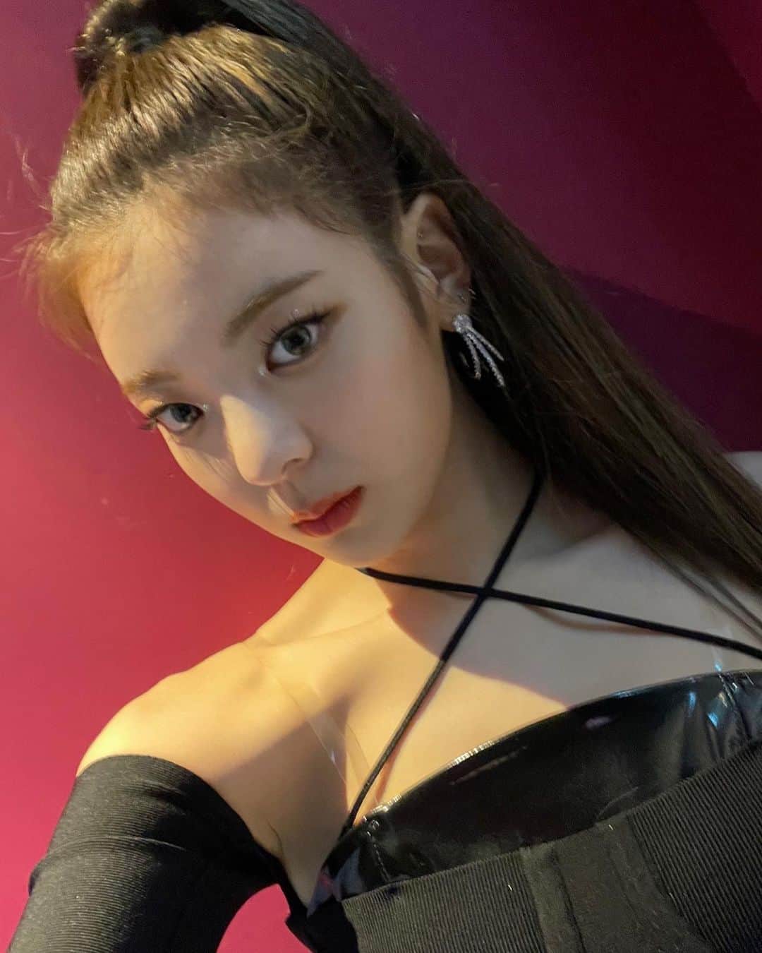 ITZYさんのインスタグラム写真 - (ITZYInstagram)「Took a lot~  of selfies」5月4日 22時40分 - itzy.all.in.us