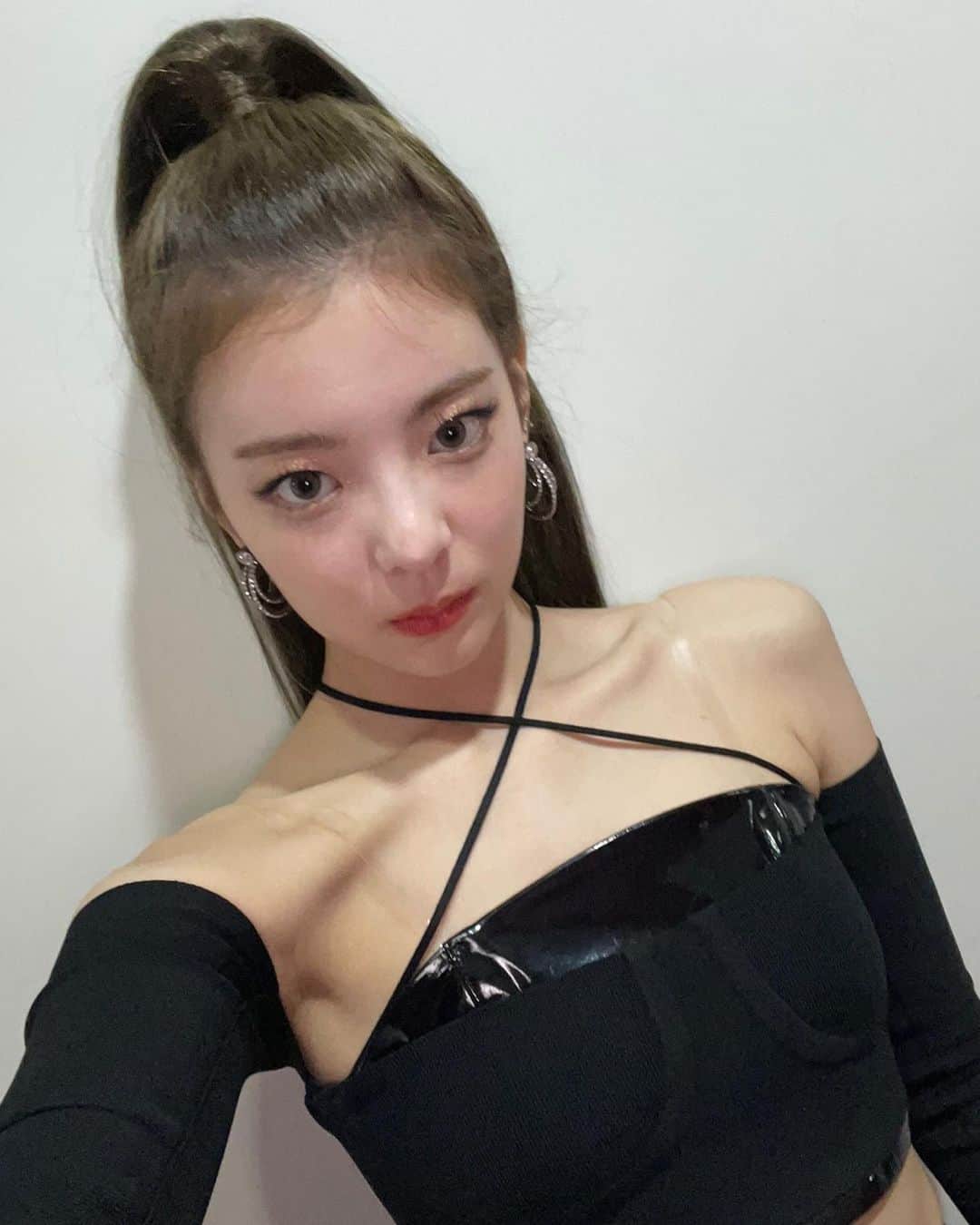 ITZYさんのインスタグラム写真 - (ITZYInstagram)「and i couldn’t choose 😋🥴🥴」5月4日 22時40分 - itzy.all.in.us