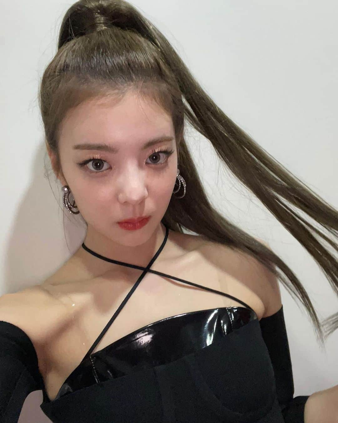 ITZYさんのインスタグラム写真 - (ITZYInstagram)「and i couldn’t choose 😋🥴🥴」5月4日 22時40分 - itzy.all.in.us