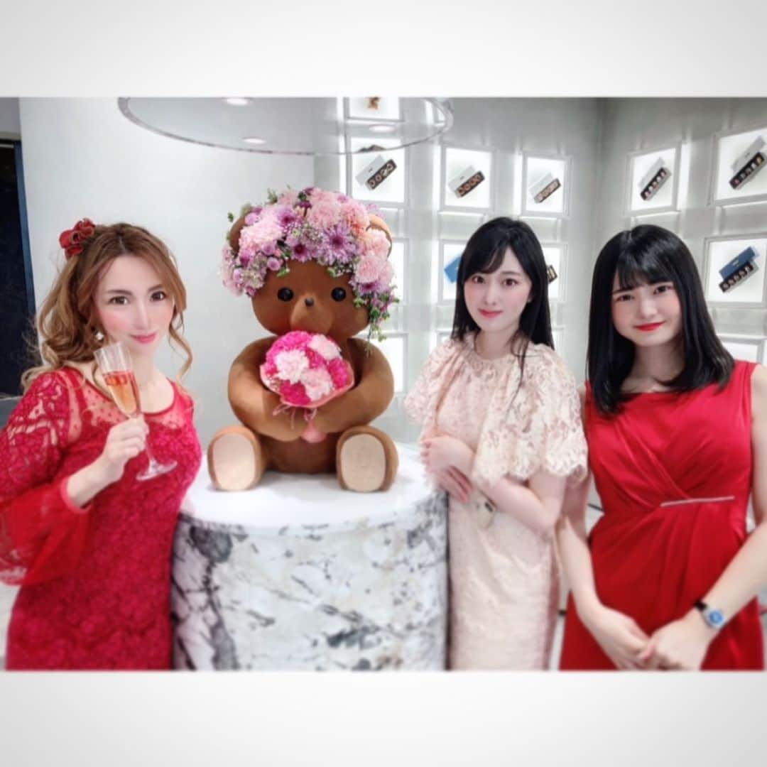 明星優花さんのインスタグラム写真 - (明星優花Instagram)「【LOUANGE TOKYO mothers Day collection〜2021.4.22〜】  めるたんとぽこたんと😍💕 とっても可愛いスイーツが沢山で、きゅん❤でした😍  『@louange_tokyo』  #女子会  #女子会最高 #女子力 #女子力アップ  #カフェ #カフェ好き  #カフェ好きな人と繋がりたい  #cafe #アフタヌーンティー #tea #teatime  #ケーキ #スイーツ #louangetokyo #ルワンジュ東京 #インスタ映え #インスタ映えスポット  #インスタ映えカフェ  #インスタ映えスイーツ  #可愛い #可愛いカフェ #美 #美人 #美女 #大人女子 #セクシー #sexy #17Live #イチナナ #イチナナライブ  @8_liver_8   @shiny_star_17  @b_b_j.j  @b.j_b.j」5月4日 18時00分 - yuka1219yuka