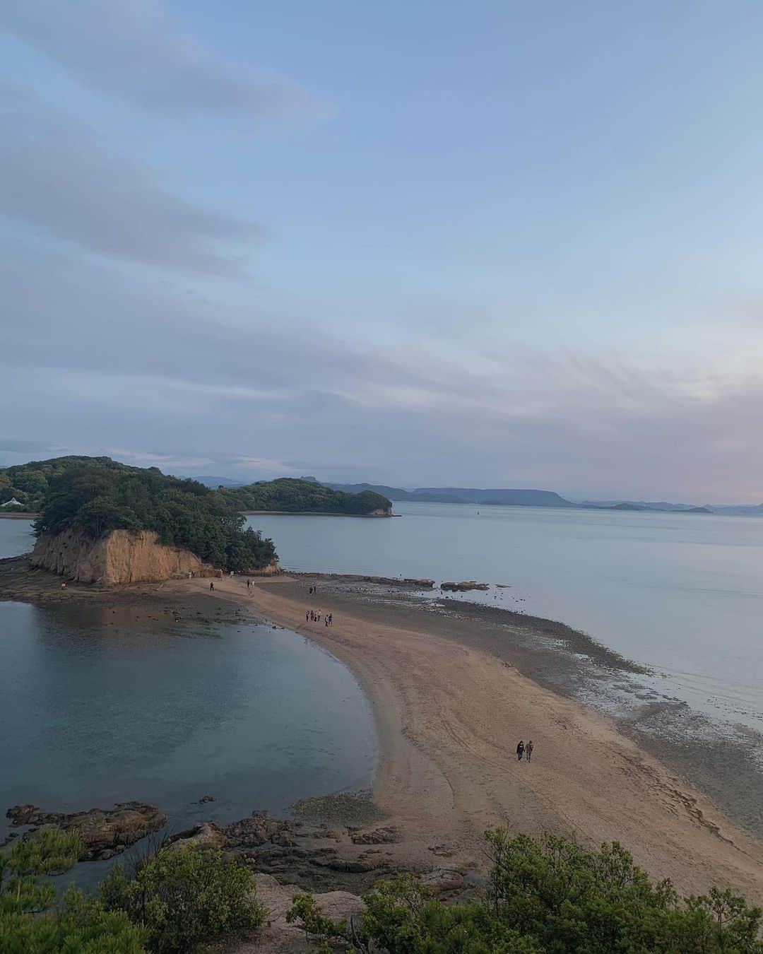 九里聖莉奈のインスタグラム：「.﻿ ﻿ 小豆島🐟﻿ ﻿ とても綺麗な景色に癒されました:)﻿ ﻿ #kuriseri ﻿#小豆島 #エンジェルロード」