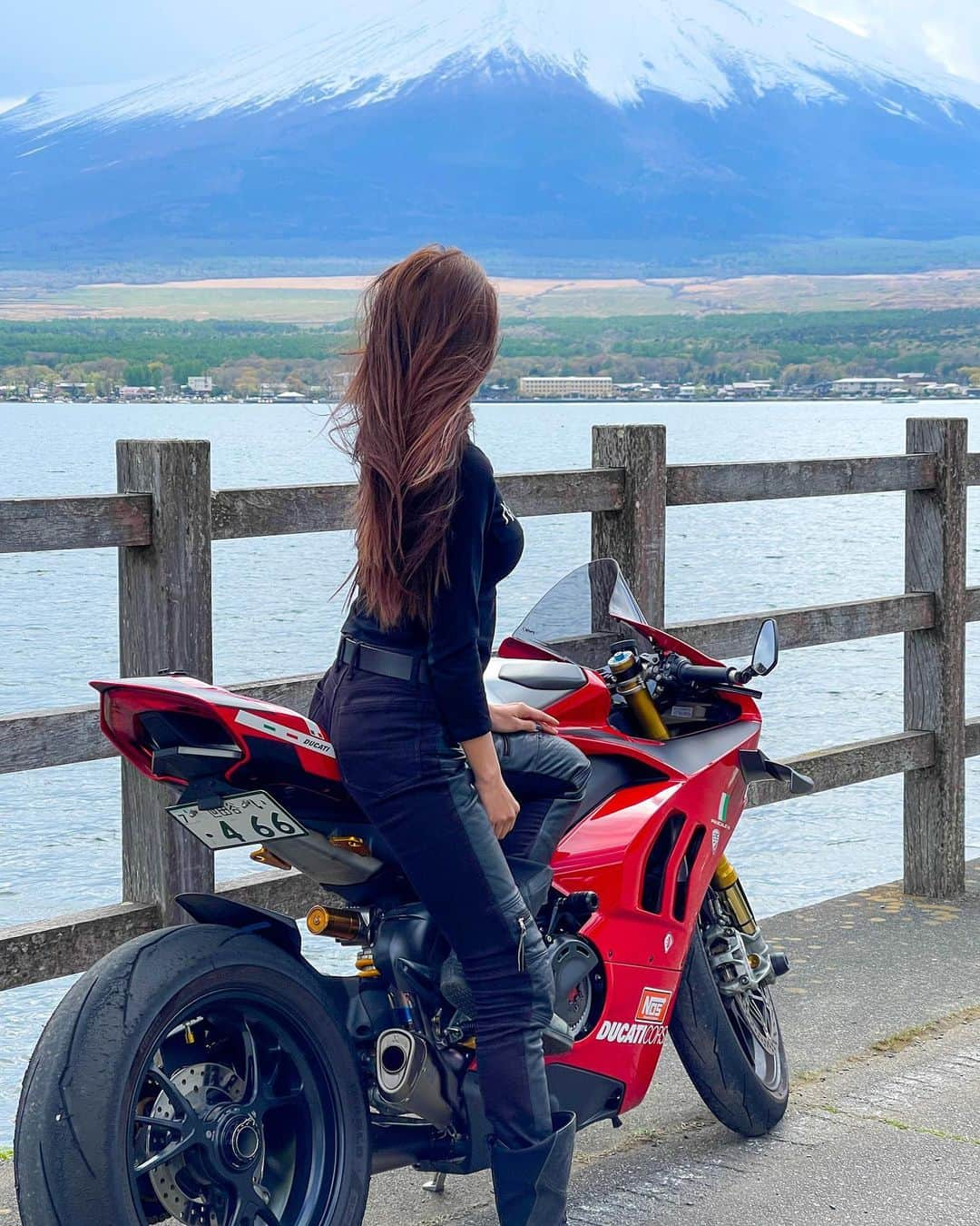 CAMIRAさんのインスタグラム写真 - (CAMIRAInstagram)「V4最高にかっこいい😛❤️  #bikegirl#motorcycle#Panigalev4#バイクのある生活#バイク女子##バイク写真部#バイク女子と繋がりたい #ドゥカティいいじゃん」5月4日 19時16分 - camila.528