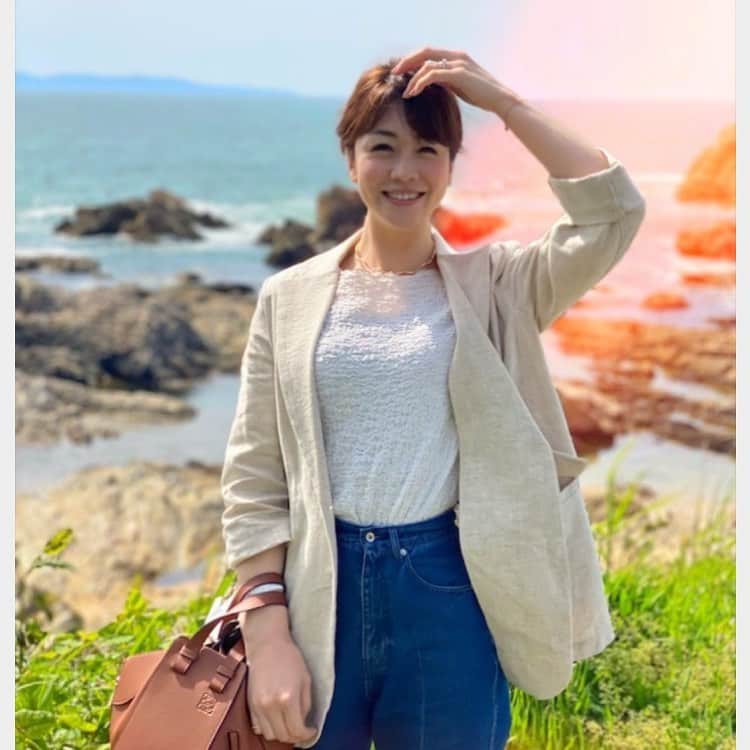 高井瑛子のインスタグラム：「. . 皆さんGW、 いかがお過ごしでしょうか。 . . 私は村上市に行って 綺麗な景色をみて 美味しい空気を吸って パワー注入してきました☺️✨ . . また明日から頑張ろうっ！ . . ------------------------------------------------- #新潟テレビ21 #ux #アナウンサー #村上市 #ドライブ #笹川流れ #新潟県」