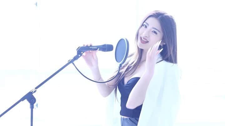 のインスタグラム：「言えないのよ〜🎵 canon eos 1DXmark3の高画質動画お楽しみください😊 model @cjd_miyabi  #cyberjapan #cyberjapandancers #工藤静香  #canon #eos #1dxmarkiii  #studioshin」