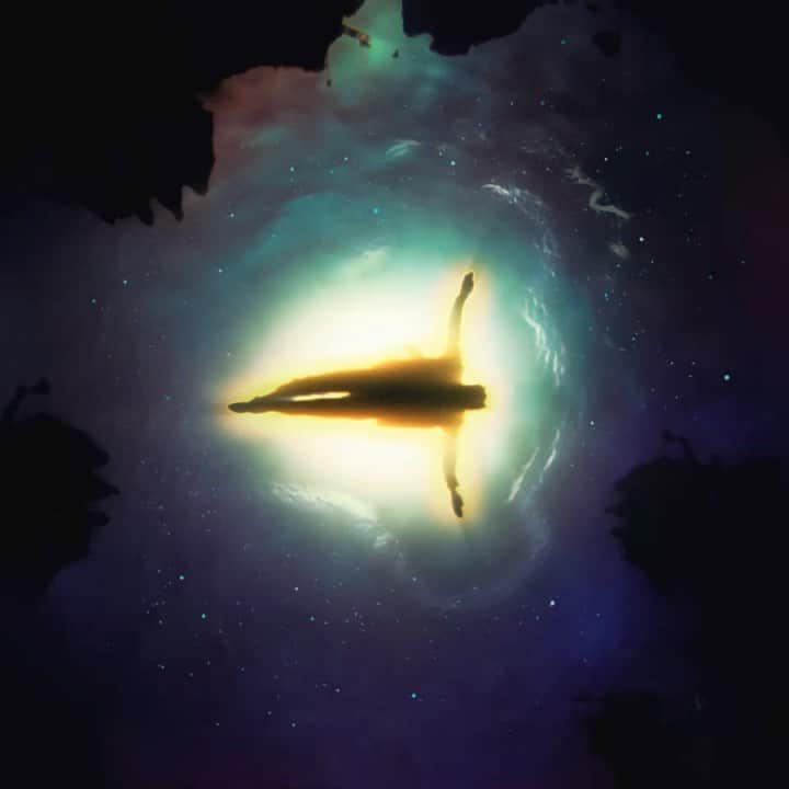 のインスタグラム：「@iamtheelephante is BACK BABY. stream HIGH WATER everywhere now. Link in profile. LETTTSSS GOOO I CANT WAIT TO DANCE TO THIS AT AN ELEPHANTE SHOW WITH YOU ALL. GET VACCINATED SO WE CAN RAVE!」