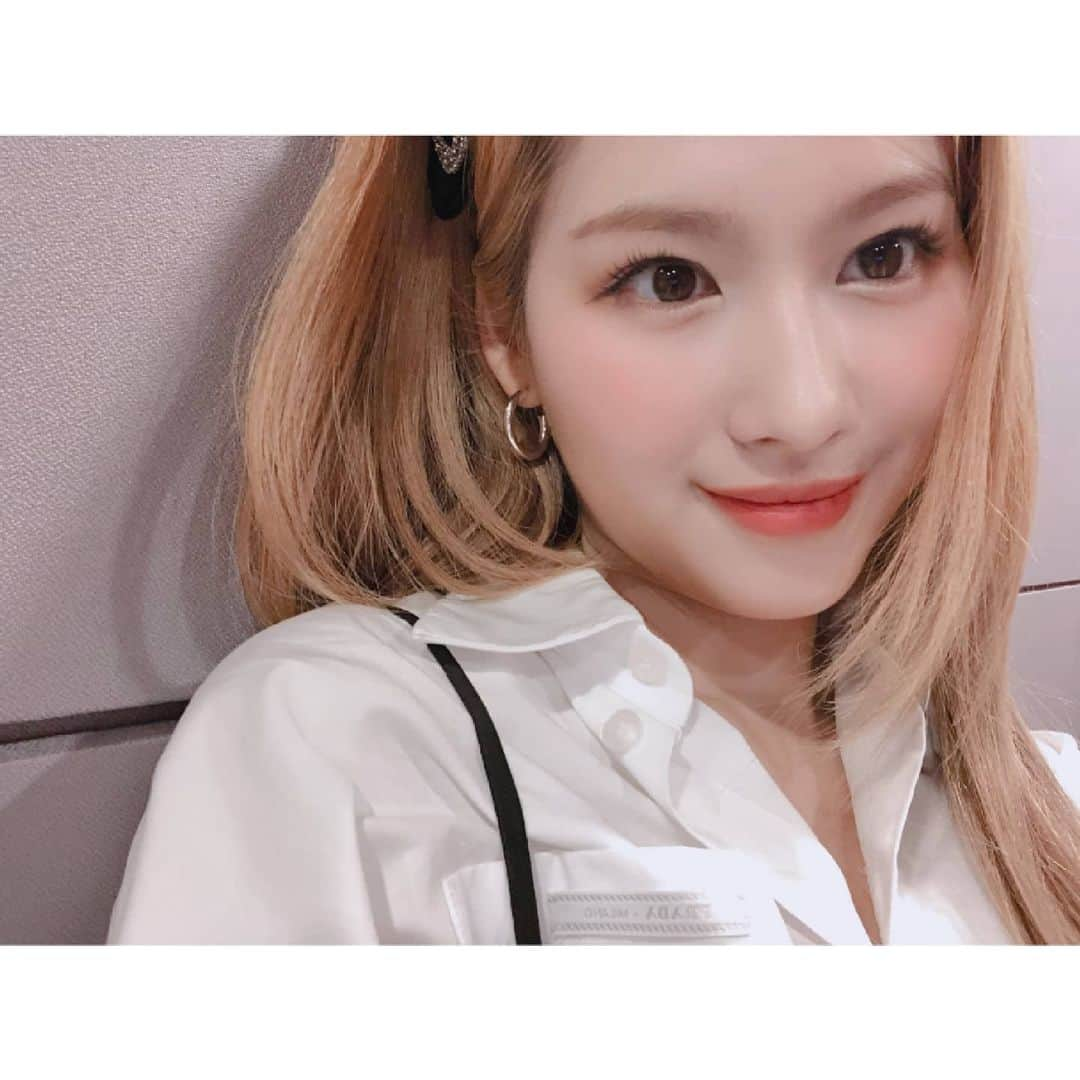 TWICEさんのインスタグラム写真 - (TWICEInstagram)「🤍🖤」5月5日 15時40分 - twicetagram