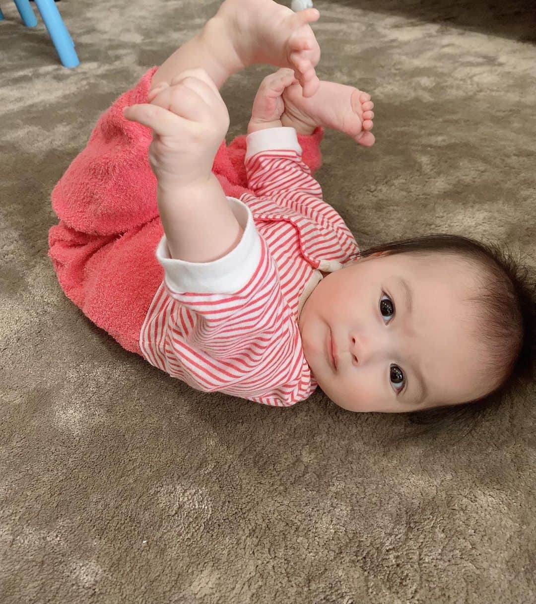 アレクサンダーのインスタグラム：「ごろん❤️ごろん❤️ #赤ちゃん #baby」
