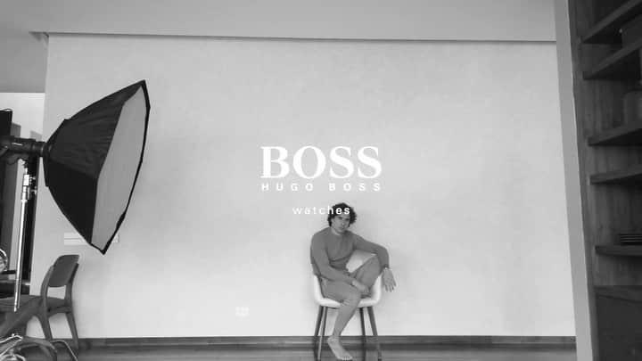 ギジェルモ・オチョアのインスタグラム：「El tiempo parece cambiar de forma, cada segundo cuenta. Y tu, ¿cómo lo renuevas? #BOSSWatches」