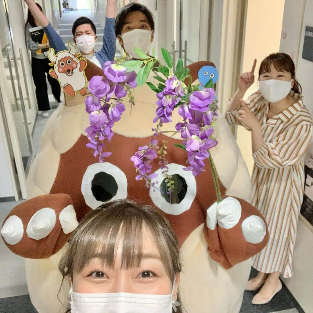 須田亜香里さんのインスタグラム写真 - (須田亜香里Instagram)「日付変わって5月6日(木) メ〜テレ ドデスカ生放送！ 3:50には起きます。 おやすみなさいませ☺️🌙  衣装: @um.byzest (りりちゃん) #須田亜香里衣装」5月6日 1時09分 - akarisuda