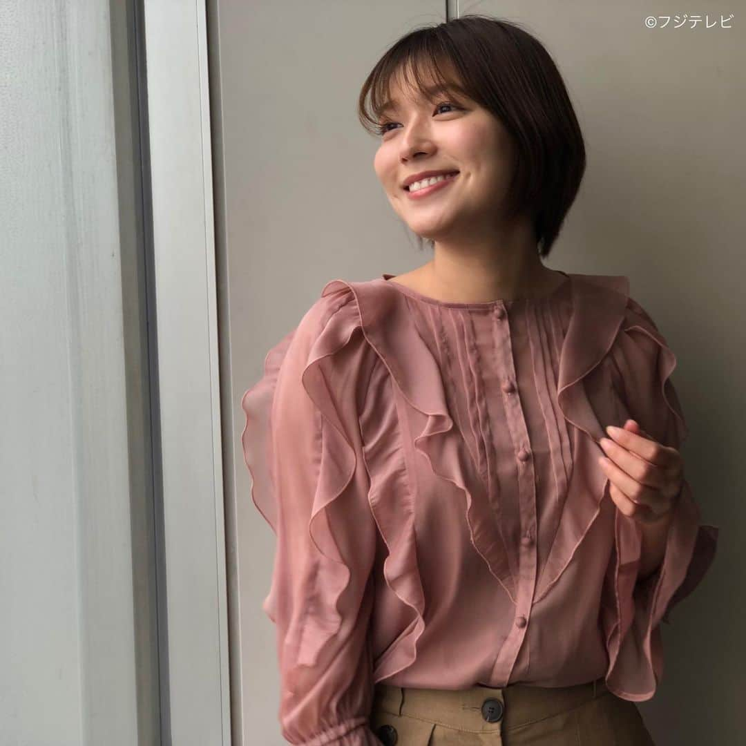 フジテレビ「めざましテレビ」さんのインスタグラム写真 - (フジテレビ「めざましテレビ」Instagram)「５月５日（水）  ファッション雑誌CanCamとコラボした お天気コーナー「きょう何着て行く？」 阿部華也子の毎日のコーデを紹介♪  【きょうのコーデ】 コート→#MURUA １万４１９０円  ブラウス→#リランドチュール １万５４００円  パンツ→#Isn‘tShe？ ７１５０円  靴→#ダイアナ １万７６００円  ピアス→#GU ７９０円  【コーデのポイント】 流れるようなフリルや可憐なピンク、繊細な透け感…🌷🌷🌷 上半身を華やかに見せてくれるブラウスは オンライン映えもばっちり👩🏻‍💻✨ 一枚で甘さは充分なのでハンサムなワイドパンツで 微糖に仕上げるのが好バランスです🙌  #めざましテレビ #きょう何着て行く？ #阿部華也子 #今日のコーデ#コーデ#CanCam #今日のファッション#ootd #きょう何着て行く？は月〜金朝6時22分ごろ放送📺 #スタイリストたなべさおり」5月5日 19時09分 - mezamashi.tv