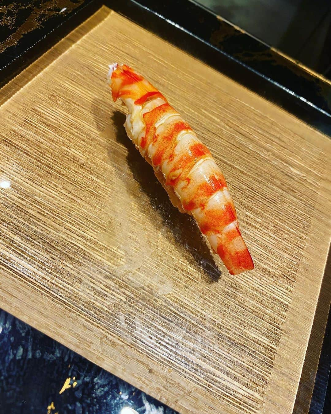 ririさんのインスタグラム写真 - (ririInstagram)「"好きな食べ物は？"  って聞かれたら 間違いなくお寿司🍣は 入ってるなぁ🤔！  ・中トロ ・雲丹 ・穴子  は特にスキｯ‼️  @shibuya_sushi_sublime  ごちそうさまでした🤤💕  渋谷にあるとは思えない😹 落ち着いた🌱 美味しいお寿司屋さん🍣です✴︎  #love #happy #鮨 #寿司」5月5日 19時15分 - riri.ribon