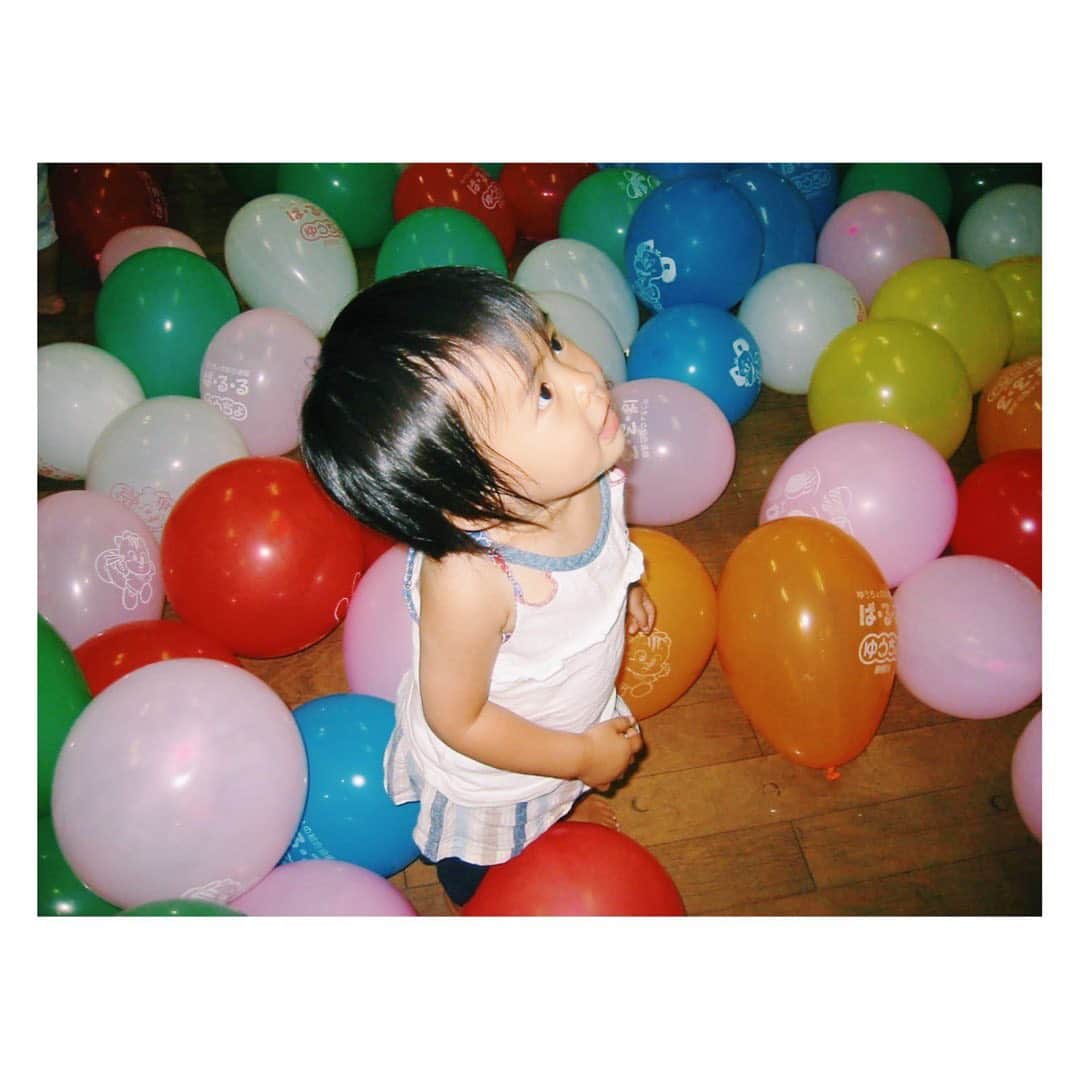 莉子さんのインスタグラム写真 - (莉子Instagram)「子供の日　🎏﻿ やはり、この時からトマト好きでした。。🍅」5月5日 19時31分 - riko_riko1204