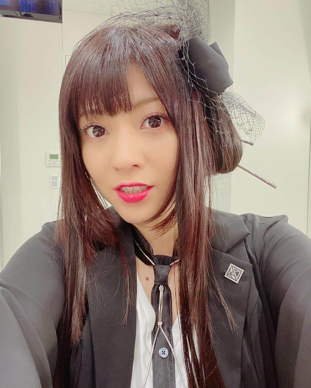 鈴華ゆう子のインスタグラム：「今日はテレビ収録でしたっ！٩(ˊᗜˋ*)و 明日もテレビ収録。  #和楽器バンド  #WGB  #鈴華ゆう子  #Wagakkibnd  #yukosuzuhana」