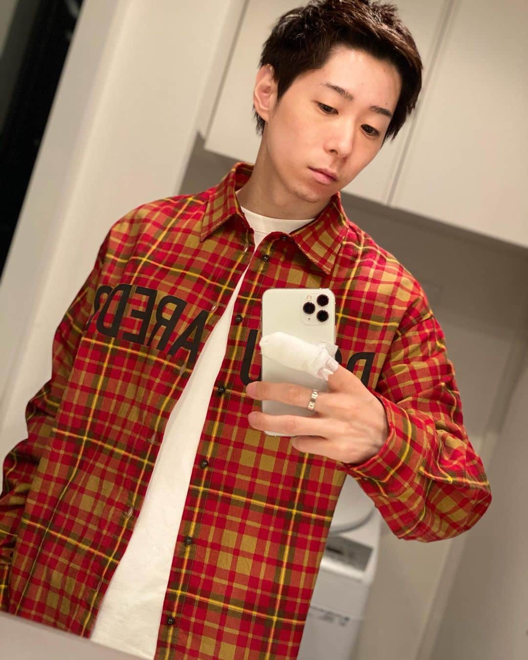 まえっさんのインスタグラム：「御殿場のアウトレットで買いました😊  #ご褒美DAY最高でした #ヒカルと捧さんに感謝 #兄弟で仕事できるの幸せ #アウトレット満喫しました #バレンシアガコーデはYouTubeで #また家族でも行きたい」