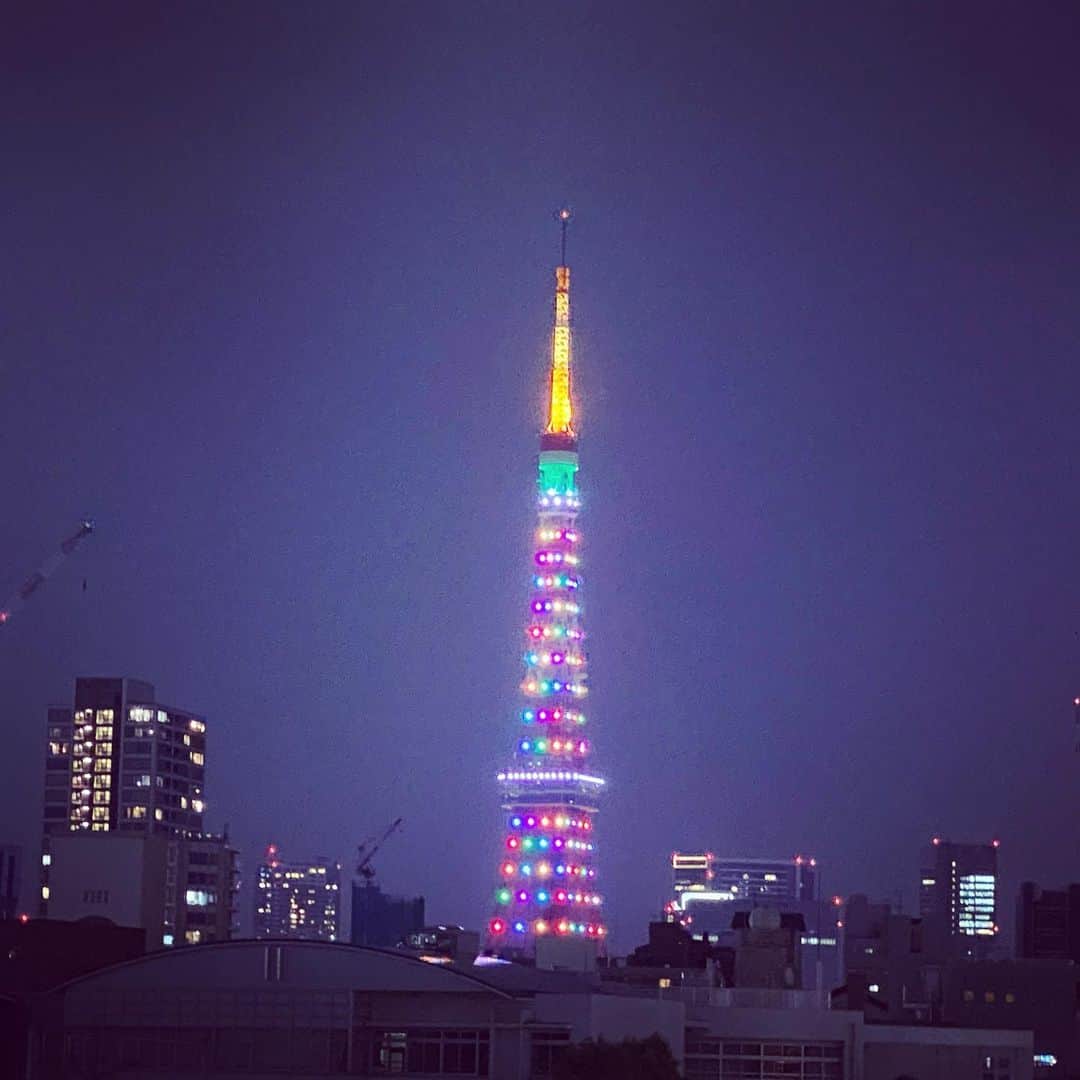 穂川果音さんのインスタグラム写真 - (穂川果音Instagram)「さよならGW〜 明日から、通常通り、仕事や学校の方が多いのかな？ 明日は天気回復☀️気温も上がりそうですよ〜😊  　#今日の東京タワー　#六本木　#gw」5月5日 21時40分 - hokawakanonn