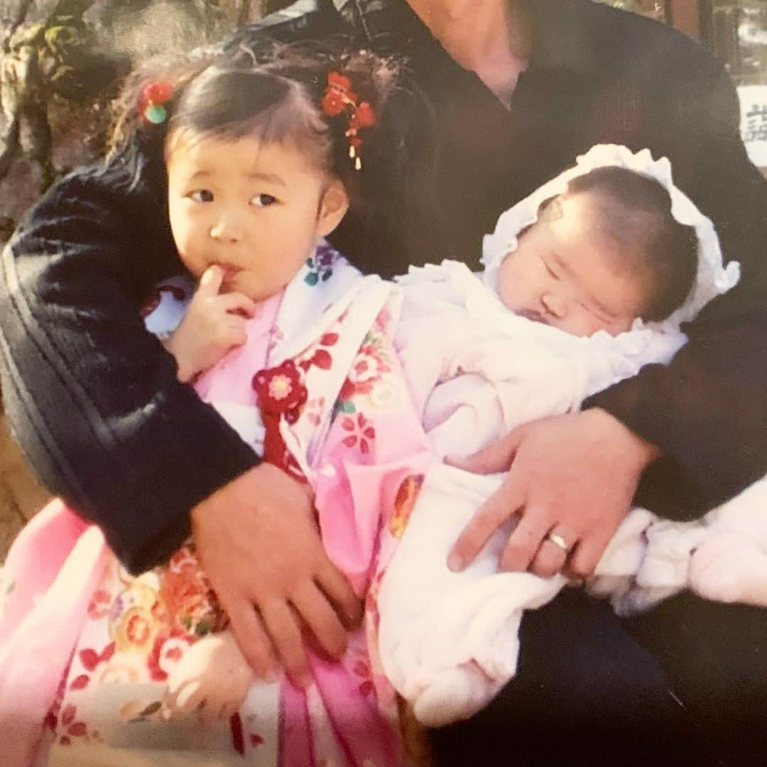 雨宮由乙花さんのインスタグラム写真 - (雨宮由乙花Instagram)「#こどもの日 👶🏼💕  今日は こどもの日 だから ちっちゃい時の写真投稿👶🏼🍼  ゆずと妹 ♥ @_.milky_berry._  昔から仲良し💕💕💕  パパは顔出しダメだからカット！🤣🤣ww  だけどパパとさっきまで お散歩してたくらい パパとも とっても仲良しなんだよー👨🏼💘   あんまり こどもの時のしゃしん 載せることないから新鮮だね 💓  最後の写真ウケるー🤣🤣爆笑」5月5日 22時19分 - _pinkbunnygirl_