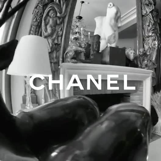 G-DRAGONのインスタグラム：「#AD COME BY @CHANELOFFICIAL FOR THE ULTIMATE COLLECTION REVEAL OF CHANEL 2021/22 CRUISE SHOW©️©️」