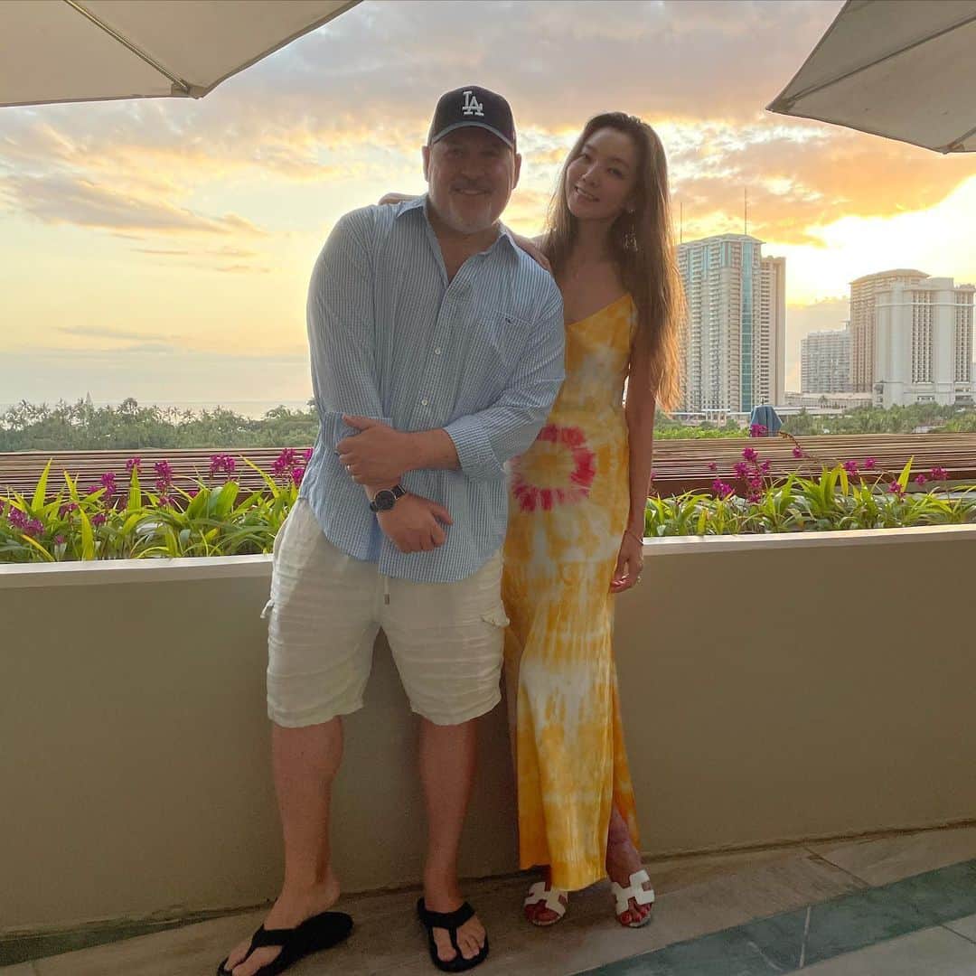 のインスタグラム：「Amazing sunset 🌅 in Hawaii 🏝  ハワイに戻って自然の大きさ、美しさに圧倒されています🏝🙏😊 最高のサンセット😊🌅🙏感謝🙏  #takakoworldstylin🌎  #takKohawaiistylin🌈#hawaii #sunset #lifestyle #yokawao #和央ようか」