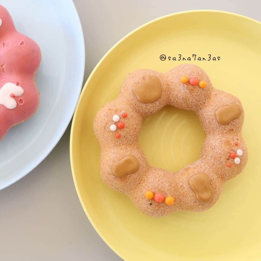 R i R y (リリー)さんのインスタグラム写真 - (R i R y (リリー)Instagram)「『アンパンマンポンデリング🍩❤️』　　  アイシングでポンデリングアンパンマン❤️ ドーナツの型で一から作ってもいいしポンデリングにお絵描きしても🙆‍♀️  Photo by﻿ @sa3na7an3as  ✴︎---------------✴︎---------------✴︎﻿ ﻿ ▶▶掲載する写真を募集中📸﻿ カワイイ写真が撮れたら、@velle.jp をタグ付けするか、ハッシュタグ #velle_jp をつけて投稿してみてね♪﻿ ﻿ velle編集部と一緒にカワイイで溢れるvelleを創っていこう😚🤍  ✴︎---------------✴︎---------------✴︎﻿ #アンパンマン #おうちカフェ #カフェ #カフェ巡り #おしゃれさんと繋がりたい #お洒落さんと繋がりたい #カフェ好きな人と繋がりたい #おうち時間 #クッキー #アンパンマンクッキー #アンパンマンクッキーの作り方 #アンパンマンプリン #アンパンマン #プリン #푸딩 #호빵맨 #호빵맨푸딩 #집시간 #카페 #あんぱんまん #アンパンマン好き #おうちカフェ #おうち時間 #スイーツ好きな人と繋がりたい #お菓子作り好きな人と繋がりたい #ミスド #ミスタードーナツ」5月6日 19時44分 - velle.jp