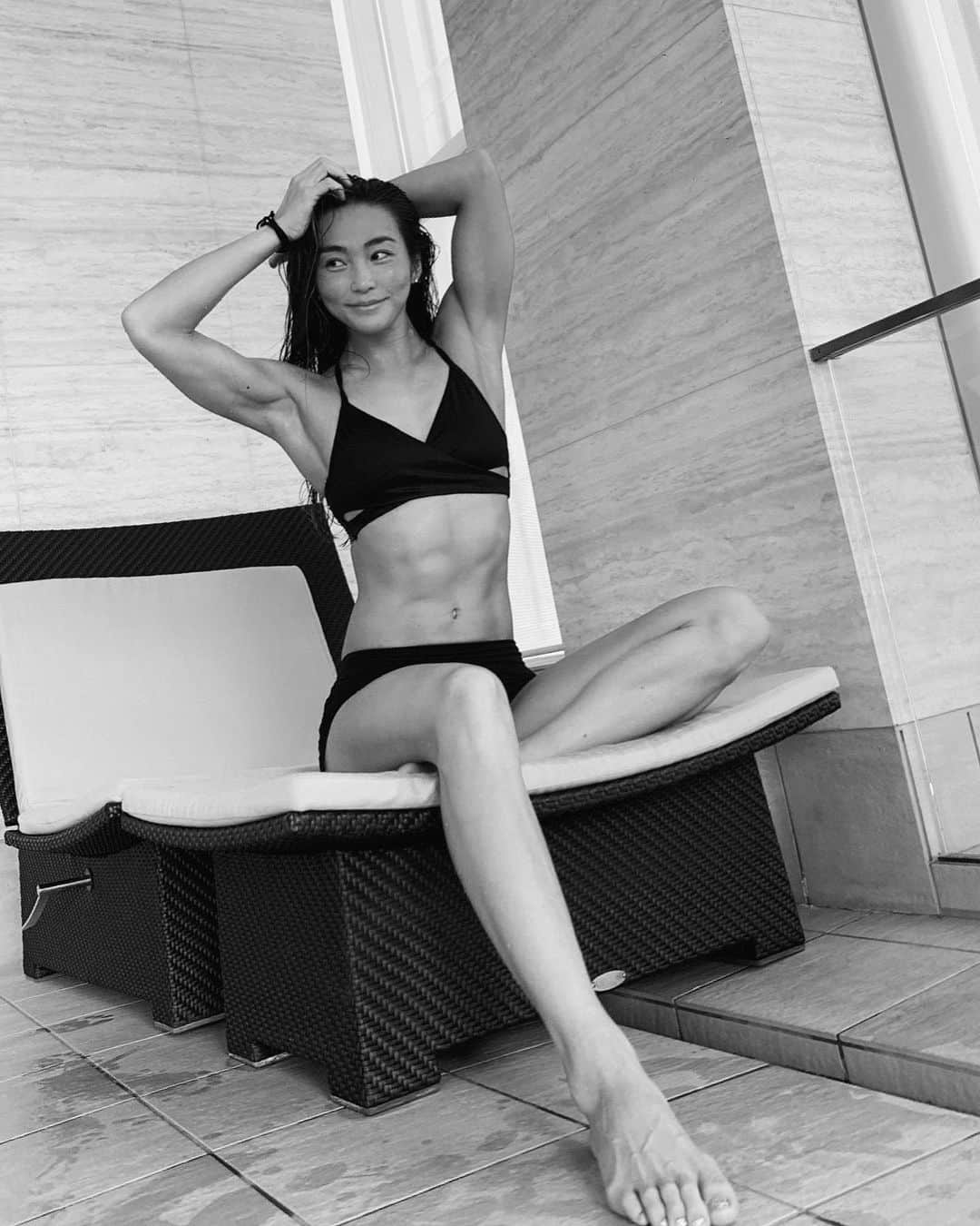Aya（小山内あや）さんのインスタグラム写真 - (Aya（小山内あや）Instagram)「Pool Training🏊🏼‍♀️💦 久々のプールでお水と友達🤝。 偏ったトレーニングばかりではなく色んな刺激を身体に入れてしなやかで強い身体を🔥🔥 さぁて👏🏻ホテル生活も今日で最後😆 明日からやっと新居に入って新生活がスタート💪🏼💪🏼✨」5月6日 12時36分 - aya_fitness