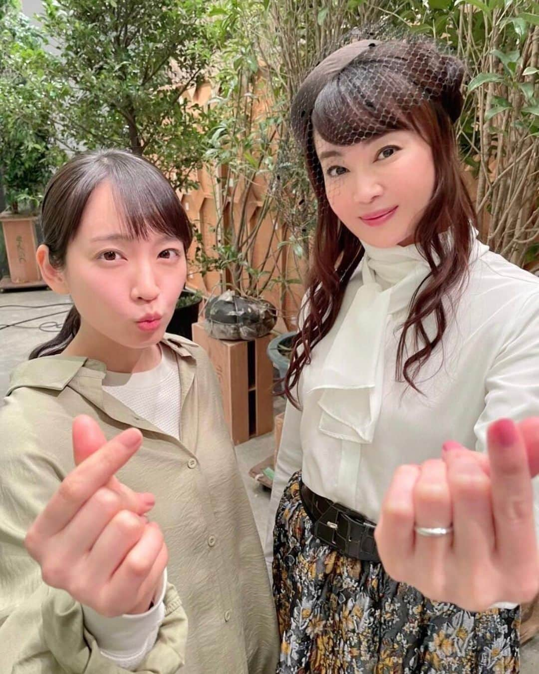 観月ありささんのインスタグラム写真 - (観月ありさInstagram)「今夜10時 フジテレビ「レンアイ漫画家」第5話放送です✨  あいこの姉・緒方るり子役で出演します😊  るり子が刈部家に訪問！(襲来..!?) 波紋を呼び起こします😅  清一郎とあいこが疑似恋愛ミッション始動で清一郎が覚醒...！？  是非ご覧ください😊  #フジテレビ #レンアイ漫画家 #毎週木曜夜10時 #鈴木亮平 #吉岡里帆 #片岡愛之助 #観月ありさ」5月6日 12時36分 - alisa_mizuki