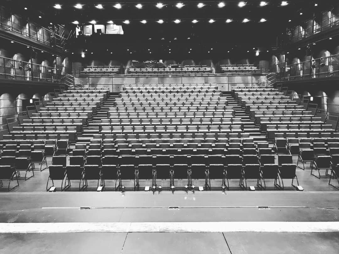 松岡広大さんのインスタグラム写真 - (松岡広大Instagram)「高崎芸術劇場 新たな劇場とお客様に出会えて、とても嬉しかったです。 何度でも来たい場所ですね。 ご来場下さいました皆様、有難うございました。 そして6人で完走します。愛知で大阪で会いましょう #まだ終わりじゃない #スリルミー」5月6日 15時27分 - koudai_matsuoka.official