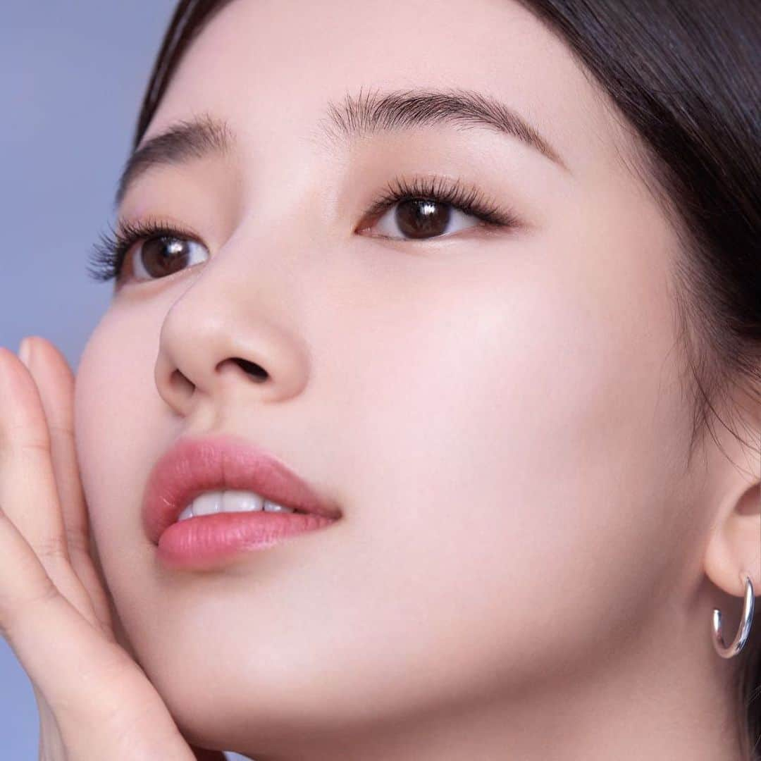 ペ・スジさんのインスタグラム写真 - (ペ・スジInstagram)「제니피끄 아이크림👀  #광고 @lancomeofficial」5月6日 15時33分 - skuukzky