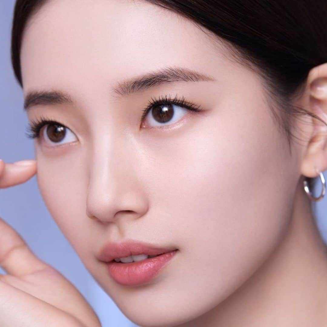 ペ・スジさんのインスタグラム写真 - (ペ・スジInstagram)「제니피끄 아이크림👀  #광고 @lancomeofficial」5月6日 15時33分 - skuukzky