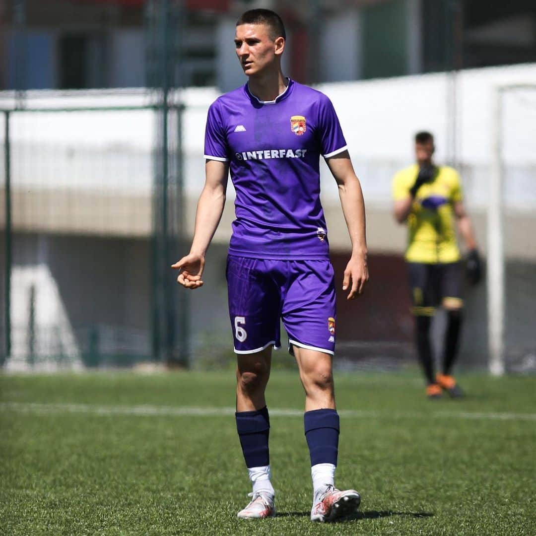 ダリオ・クレシッチのインスタグラム：「WELCOME MELE! @m_stefan7   We are happy to present Stefan Melentijevic As a new member of our @caabase family  #talent #serbia #football #defender #nevergiveup」