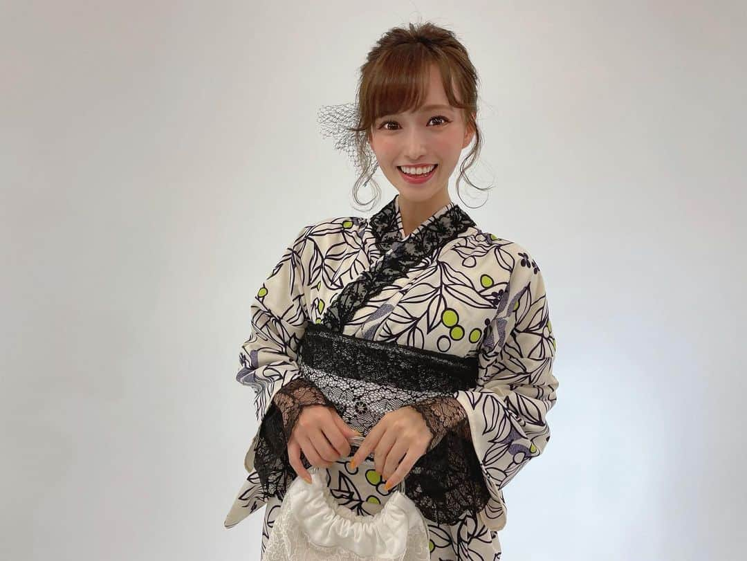 引地裕美さんのインスタグラム写真 - (引地裕美Instagram)「今年はレース推し💭🌼🌼 モノトーンの着物に黒レース可愛い🖤  #kimono #yukata #japan  #引地裕美 #モデル #rq #レースクイーン #アーティスト #UMine  #얼스타그램 #照片 #粉我  #패션스타그램 #데일리코디 #패션 #时装  #vasara #vasarakimono」5月6日 18時53分 - yuumihikichi