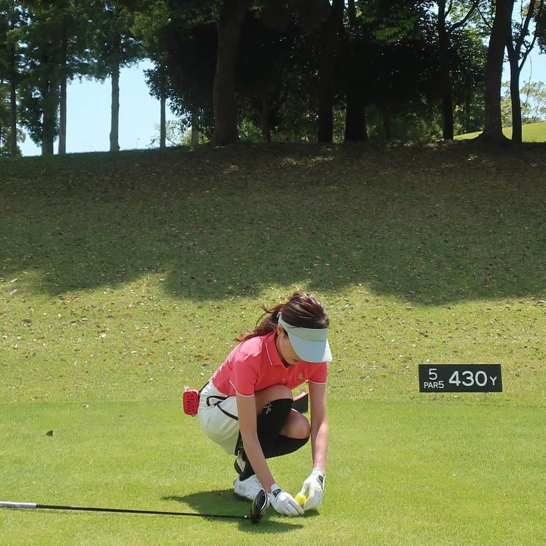 ImotoEtsuyo さんのインスタグラム写真 - (ImotoEtsuyo Instagram)「#gw ゴルフ。 ・ 昨日 #リール に　#スイング動画 を アップしました。 ・ 少し風が強かったけど 気持ちの良い日でした、 スコアはいつも通り。 ・  ・ #ゴルフ女子  #ゴルフウェア ➡︎ @lanvin_sport_official  #ランバンスポール  #ゴルフコーデ  #golf  #ゴルフ好き   @lanvin_sport_official  @nouvelle2001  ・ ・ #ヌーヴェルゴルフ倶楽部  #golfstagram  #ゴルフ」5月7日 5時57分 - bisuhada