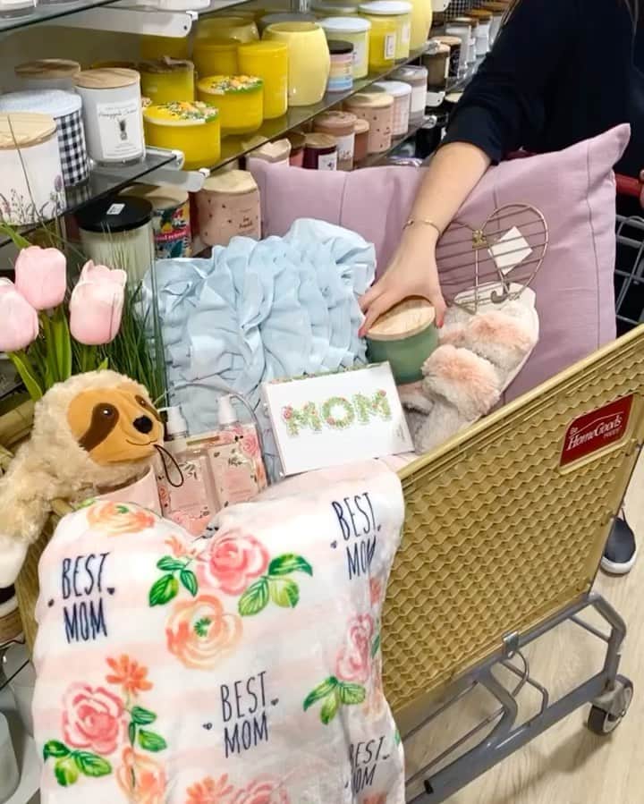 のインスタグラム：「Put it in your cart 🛒 Don’t worry, Mom will love it ❤️ #SpendLessGiftBetter」