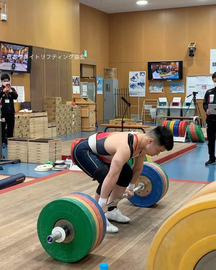 のインスタグラム：「181kg Clean+Hang clean&Jerk  アジア選手権大会のスタート日  #weightlifting #olympiclifting  #cleanandjerk #clean #jerk #snatch #deadlift  #squat  #crossfit #fitness #training  #2xu #chrio #asics」