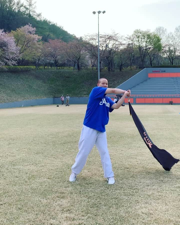 プニエル のインスタグラム：「Mayfly!!! Lol 😂  하루살이 !!! ㅋㅋㅋㅋ 😂」
