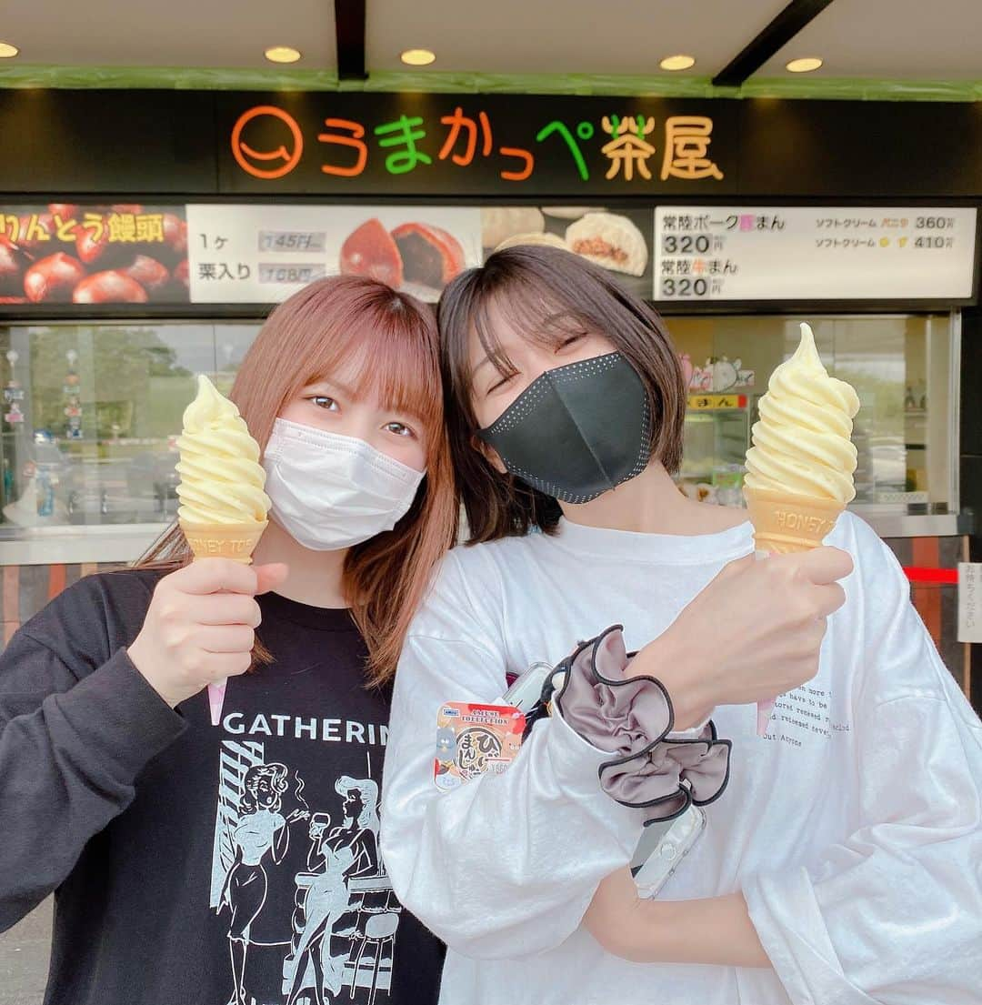 大西桃香さんのインスタグラム写真 - (大西桃香Instagram)「お気に入りの写真🍦   #チーム8  #全国ツアー #茨城 #パーキングエリア  #バニラ #ソフトクリーム」5月6日 22時10分 - momo0920_official