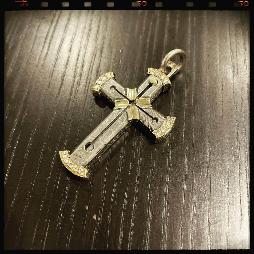 HISASHIさんのインスタグラム写真 - (HISASHIInstagram)「DIAMOND CROSS PENDANT #antique #swordstick #90s」5月7日 1時24分 - hisashix