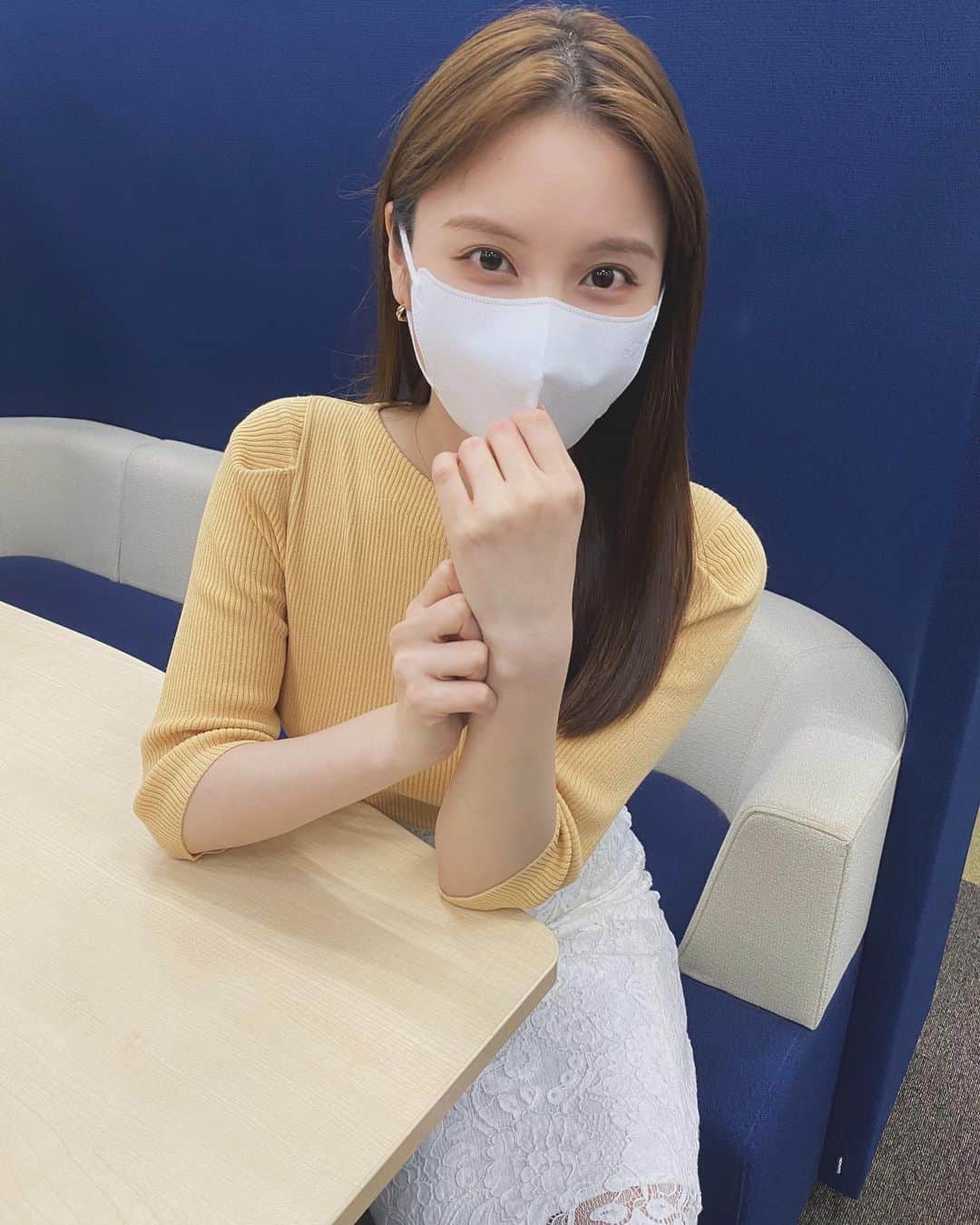 角谷暁子のインスタグラム：「今夜は額を出してみました。おでこが出ていると開運につながると聞きつけたので🎗たまに出していこうと思います！」