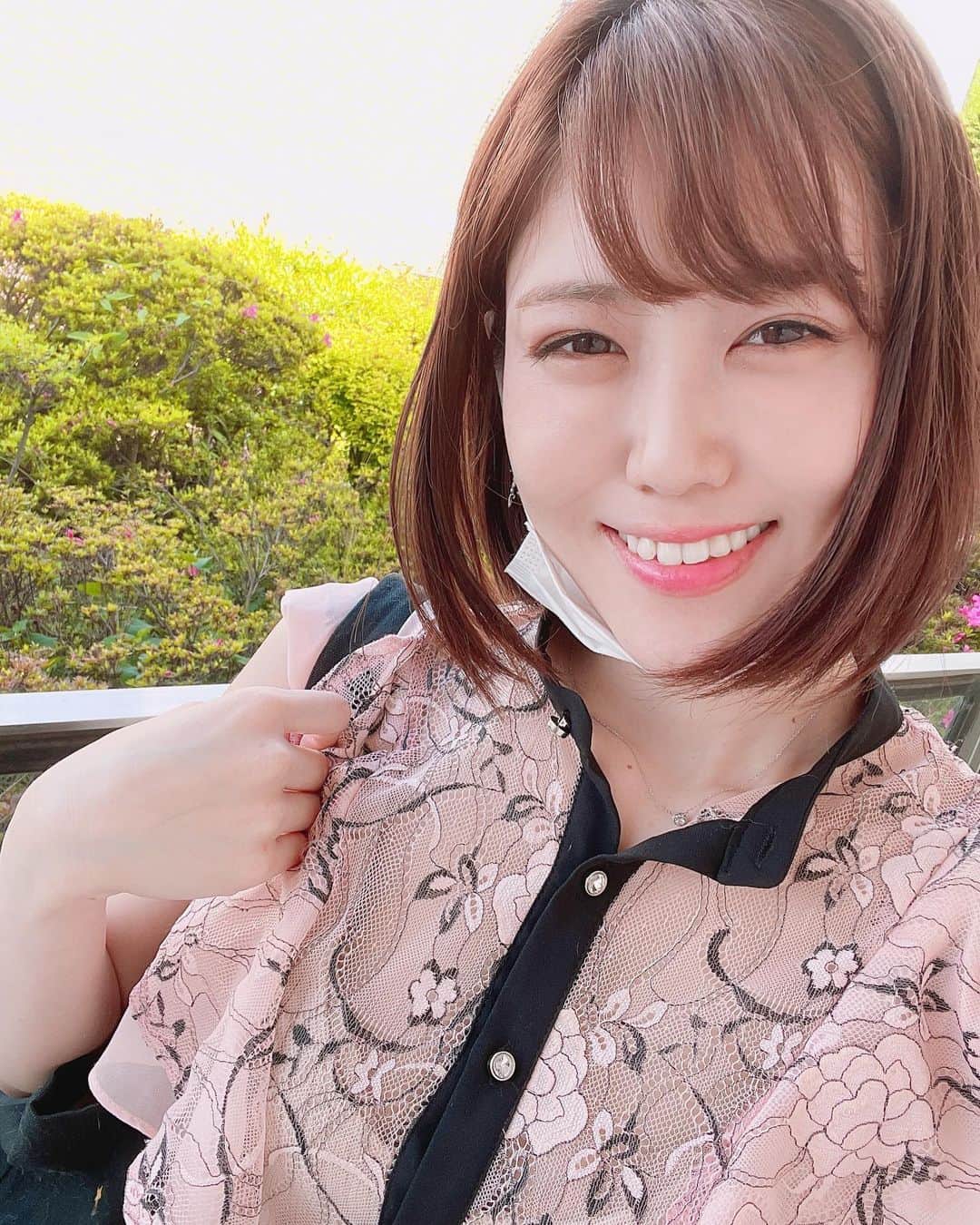北内みさとのインスタグラム：「最近頭使うこと多くて😭😭😭😭😭  チョコレートたくさん たべてる🥺🐶🐮🐥💕  食事も変えてみたけど やっぱり便秘が治りづらくて辛い‼️  便秘改善方法✨ 知ってる人、おしえて〜〜〜〜  GWもあけて（？） 今年もお出かけなどはできなかったけど （↗︎私はいつも出かけないけど）  健康第一で過ごしましょっ🌿  Twitter、Tiktok @unyn1992   Beauty 💋 @yuuna_make_up   #YouTube 【#レバたんチャンネル】  チャンネル登録お願いします✨  #チョコレート #チョコレート好き #チョコ #ピエールマルコーニ #pieeremarcolini #偏食 #コロナに負けるな #instagood #followme」