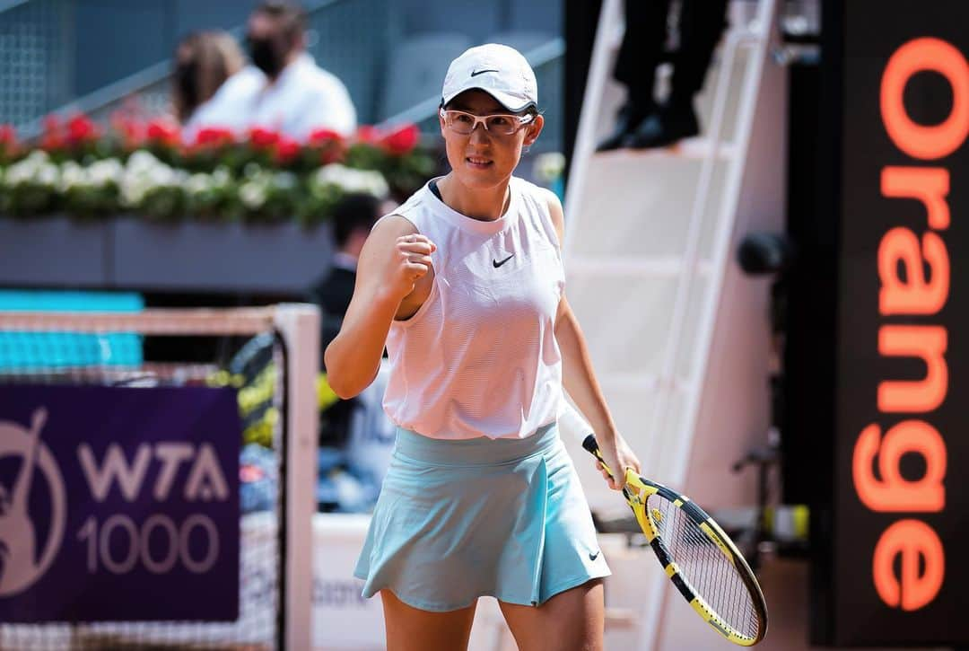 ジェン・サイサイのインスタグラム：「Gracias @mutuamadridopen  Great feeling to play in front of a crowd again! Love Madrid 🥰」