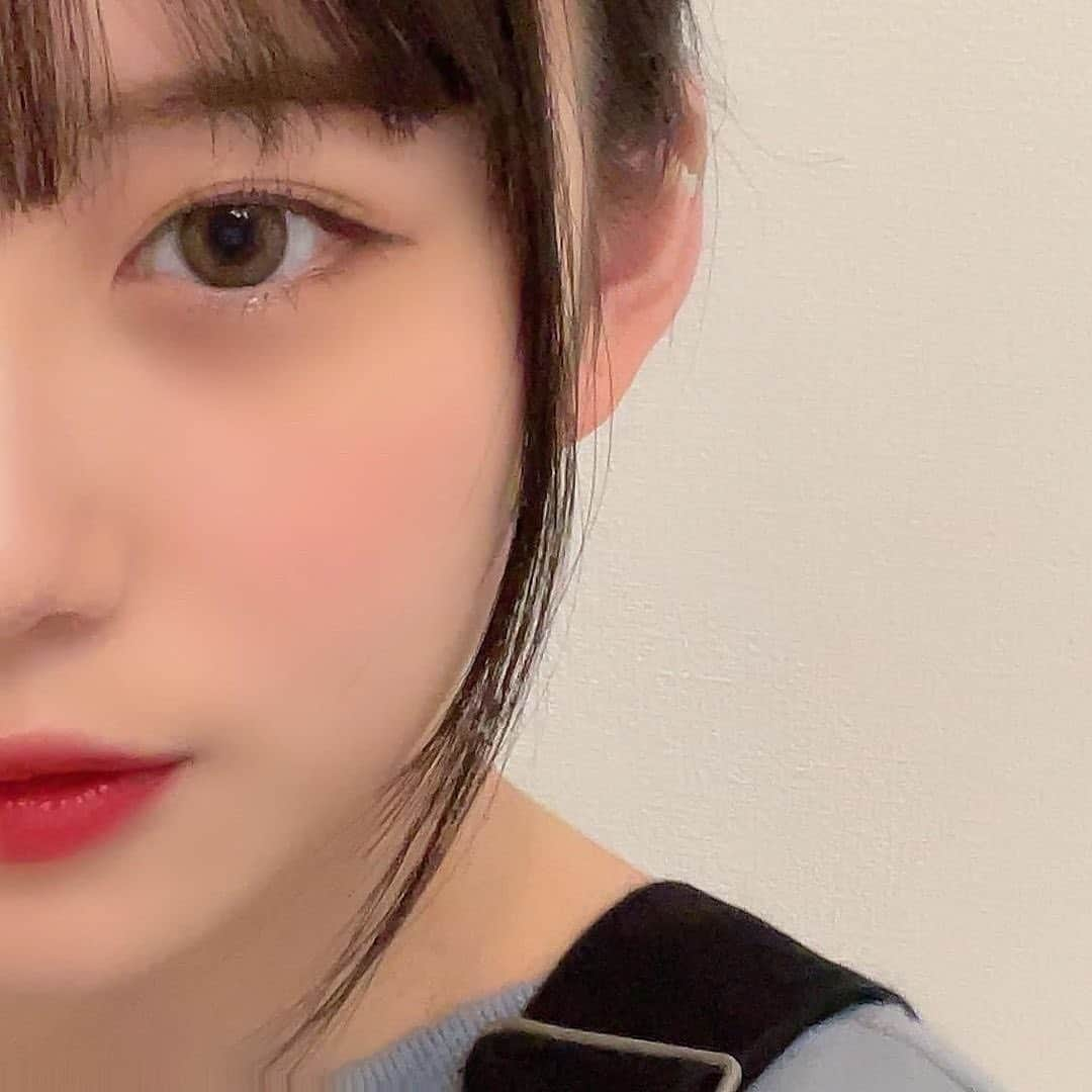 美女naviさんのインスタグラム写真 - (美女naviInstagram)「* * 【美女navi ☻*】 * * 今回ご紹介させていただく方は❤️ 三原羽衣 さん ▶️▷ @ui.mihara_official  * *  # Repost . . 最近つけてる橋本環奈さんの瞳になれるカラコン！？ .  . . . 三原羽衣 さん のアカウントには 他にも素敵な投稿が(*´﹀`) ぜひ覗いてみてくださいね🧡 * * * 掲載希望の方は⇒ @bijo_navi ❤️と # ビジョナビ タグ付けお願いします☺️!! * * 次回もお楽しみに...😍 * * #美肌 #カラコン #ミディアム #暗髪 #ポニーテール #さらさらヘアー  #おうち時間 #自撮り #アイメイク #マスカラ #アイシャドウ #春メイク #makeup  #赤リップ #コスメ #naturalbeauty #セルフィー #美容 #リップ #howto #おしゃれ女子 #大人可愛い  #美意識 #大人メイク #メイク #オトナ女子 #美意識向上 #セルフィー女子 #女子力アップ」5月7日 15時01分 - bijo_navi