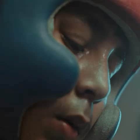 マルコス・ロホのインスタグラム：「Fallá de tal manera que no puedas evitar sonreír. Luego intentalo de nuevo. Porque hacer algo nuevo siempre vale la pena.  @nike #HacéAlgoNuevo #PlayNew」